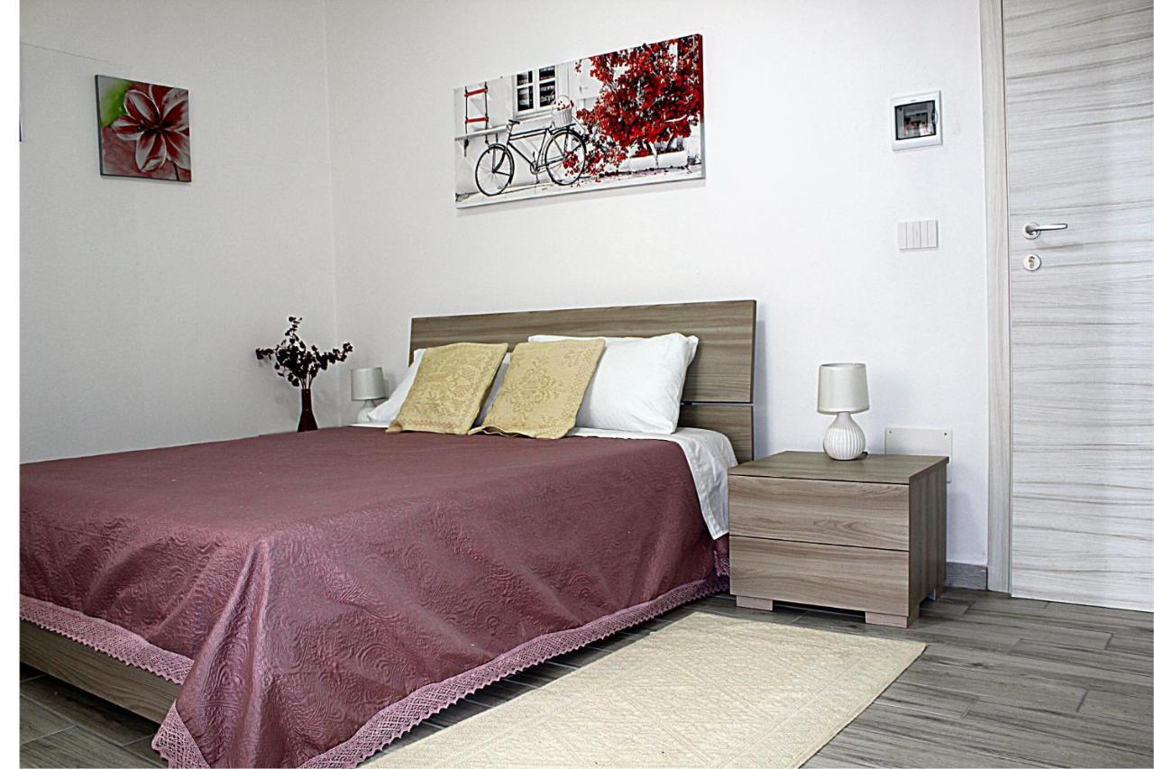 La Casa Di Francesco Hotel Putifigari ภายนอก รูปภาพ