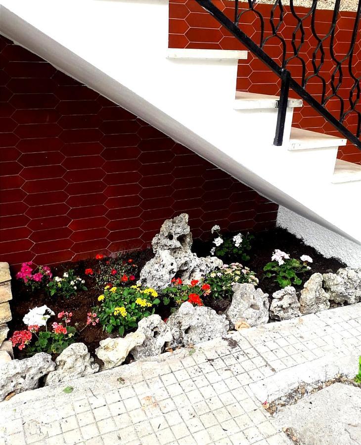 La Casa Di Francesco Hotel Putifigari ภายนอก รูปภาพ
