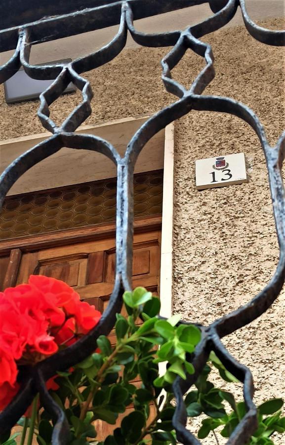 La Casa Di Francesco Hotel Putifigari ภายนอก รูปภาพ